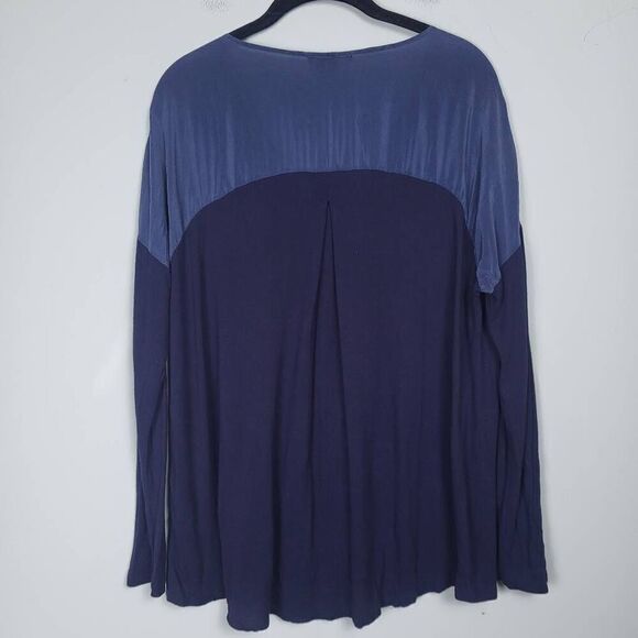 Vince Womens Silk Top Blue Size Medium V Neck Long Sleeve Pullover Lightweight - Picture 2 of 7